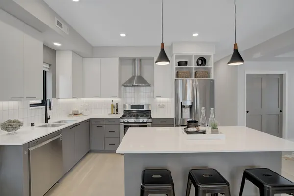 $3,395 | 3628 Colfax Avenue South, Minneapolis, MN 55409