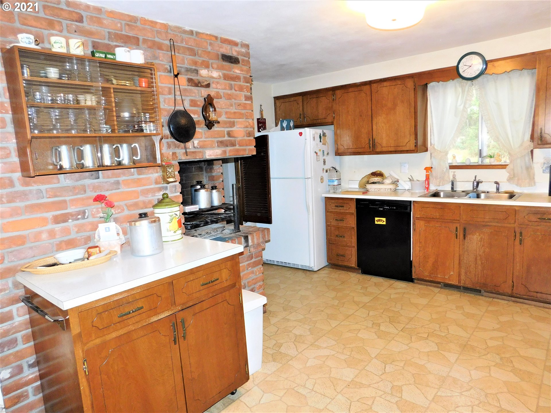 4415 Fox Hollow Road Eugene, OR 97405 - Photo 2 of 10 Gallery Image 2