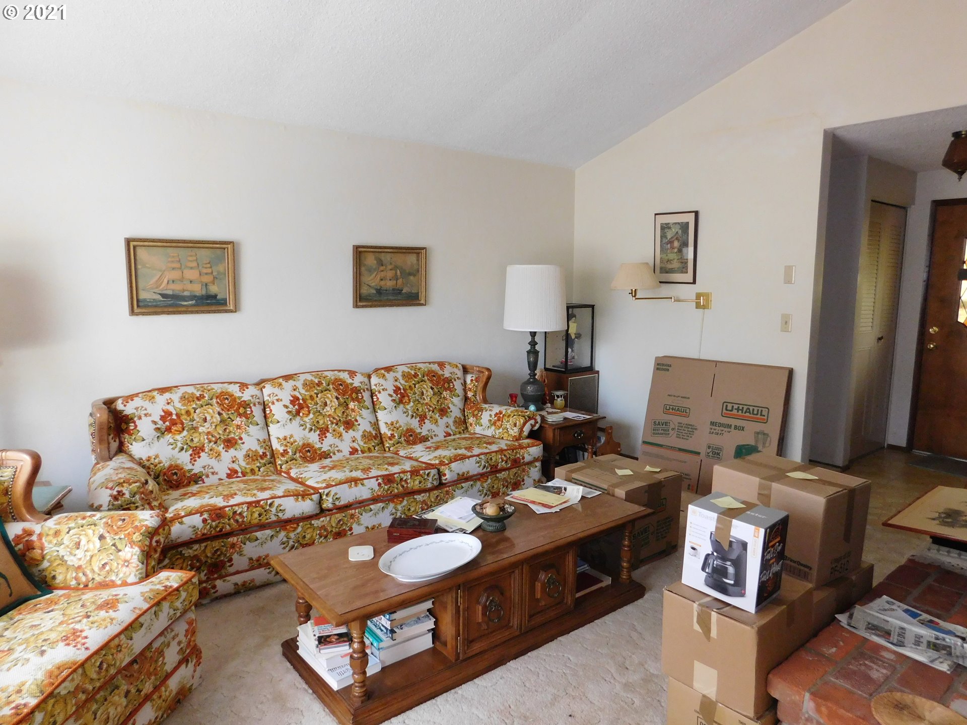 4415 Fox Hollow Road Eugene, OR 97405 - Photo 3 of 10 Gallery Image 3