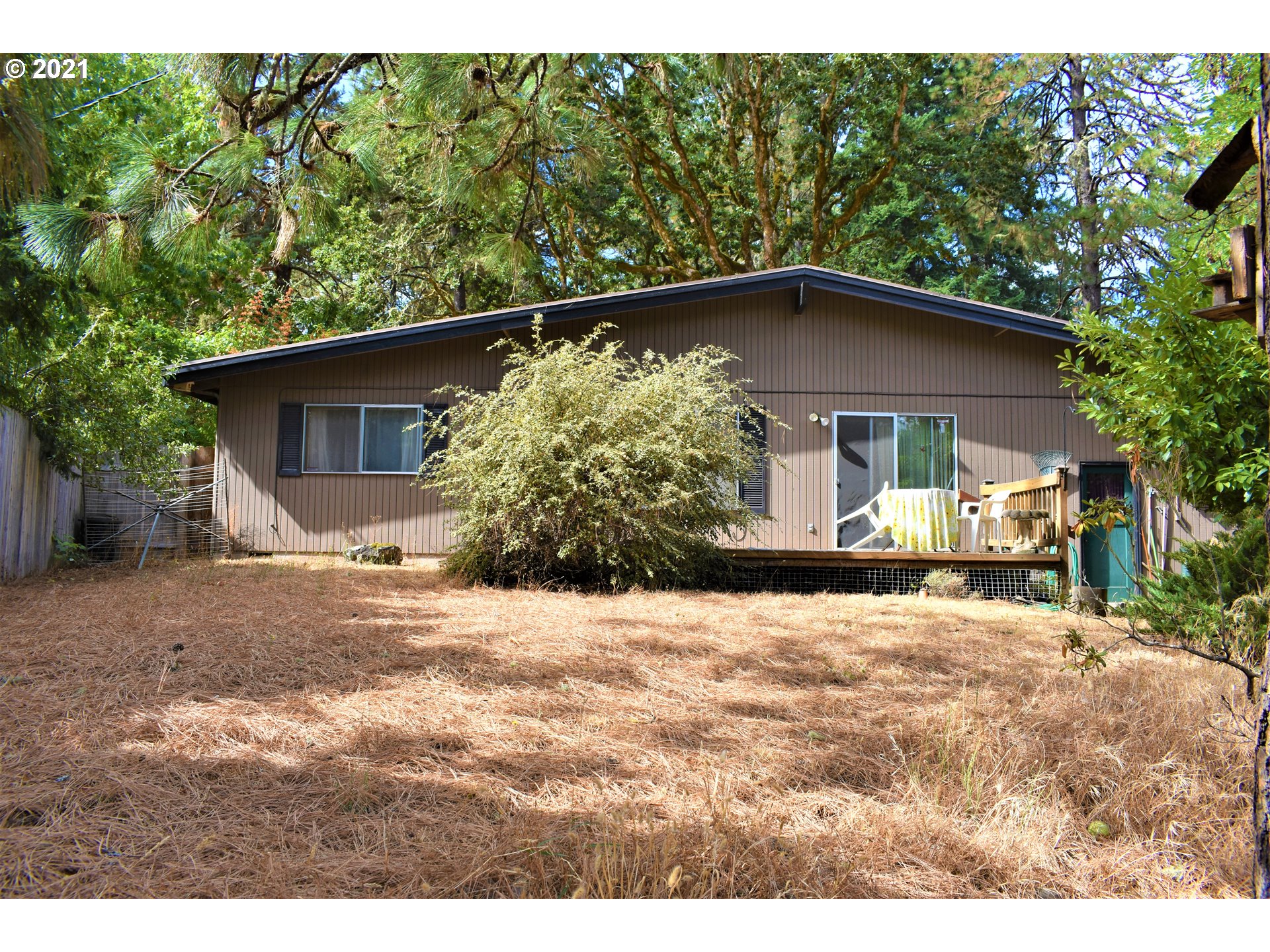 4415 Fox Hollow Road Eugene, OR 97405 - Photo 9 of 10 Gallery Image 9