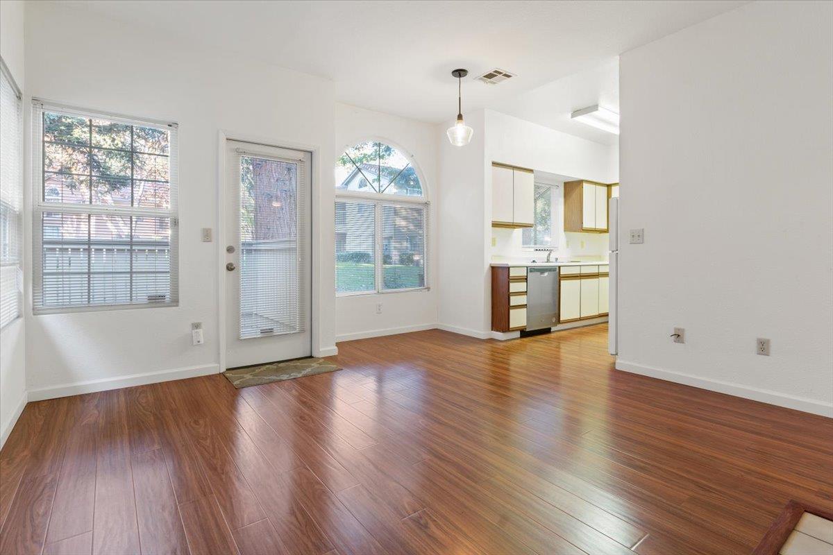 1403 Forest Run Hercules, CA 94547 - Photo 2 of 26 a view of empty room with wooden floor and window
