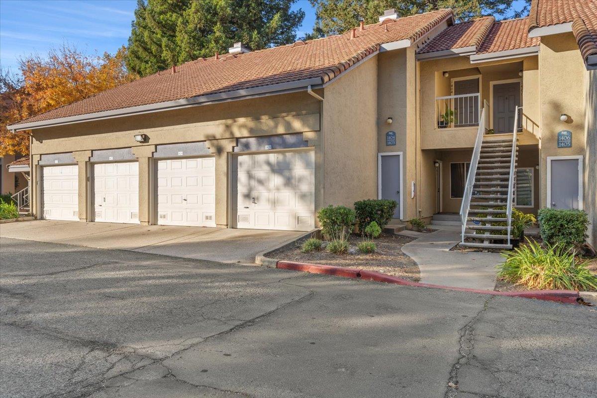1403 Forest Run Hercules, CA 94547 - Photo 24 of 26 a house with a outdoor space