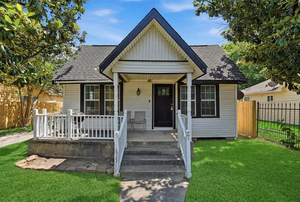 $205,000 | 9330 East Avenue L, Houston, TX 77012
