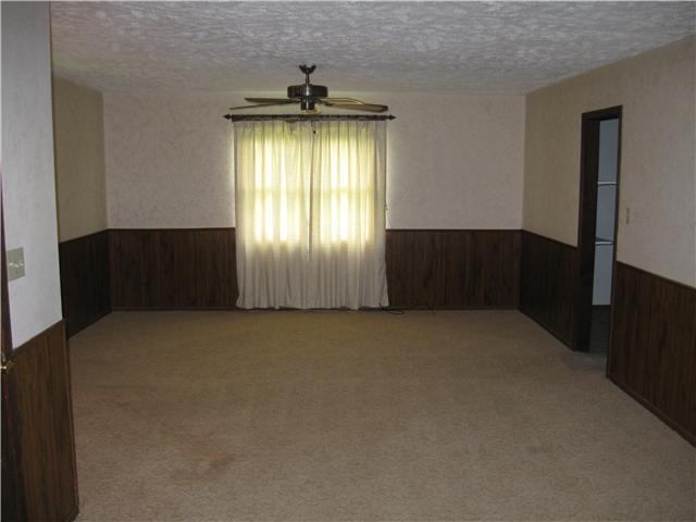 6682 East Watson Road Mooresville, IN 46158 - Photo 4 of 12 Gallery Image 4