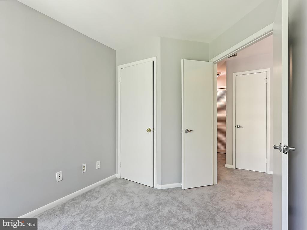 303 Trinity Court, Unit 11 Princeton, NJ 08540 - Photo 19 of 37