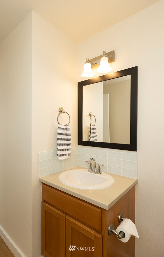 10138 Holman Road Northwest, Unit A Seattle, WA 98133 - Photo 14 of 19