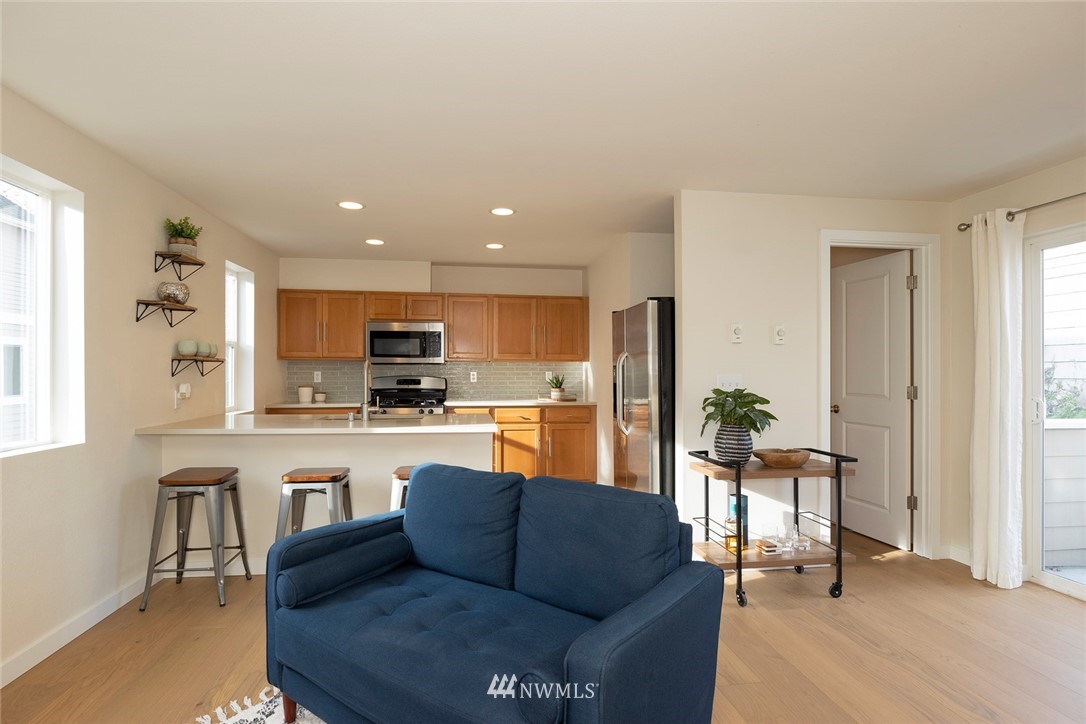 10138 Holman Road Northwest, Unit A Seattle, WA 98133 - Photo 5 of 19