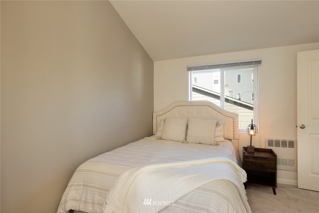 10138 Holman Road Northwest, Unit A Seattle, WA 98133 - Photo 9 of 19