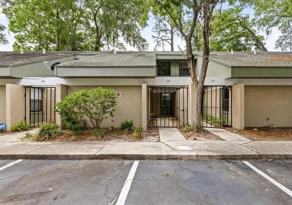 $1,400 | 7200 Southwest 8th Avenue, Unit Q108, Gainesville, FL 32607