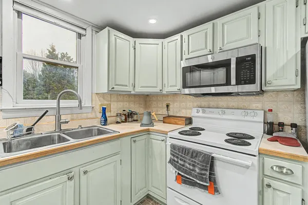 $435,000 | 120 Allen Road, South Burlington, VT 05403