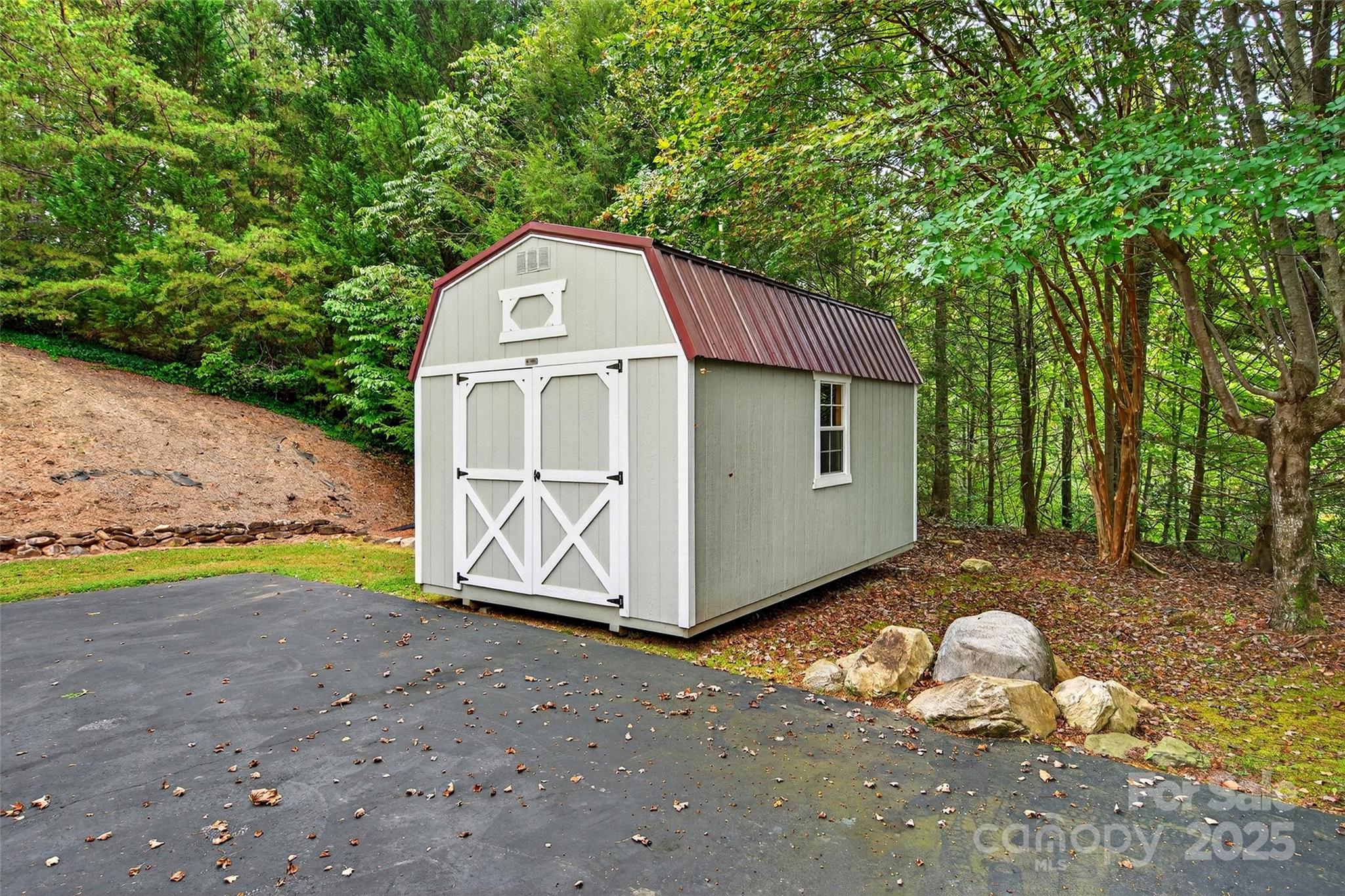 210 Marterdan Ridge Marion, NC 28752 - Photo 39 of 48 Gallery Image 39