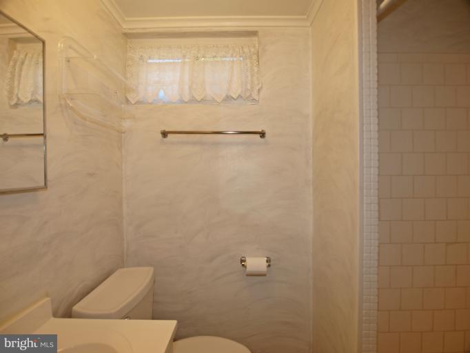 10919 Lombardy Road Silver Spring, MD 20901 - Photo 4 of 24 Bath 2