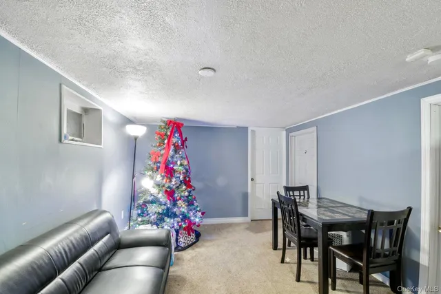 $619,900 | 250 Spur Drive South, Bay Shore, NY 11706