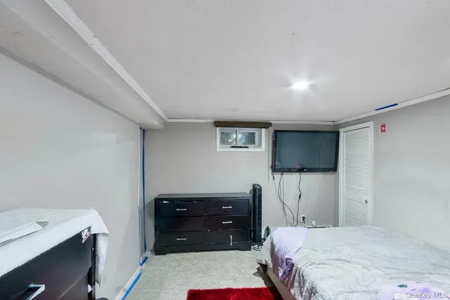 $619,900 | 250 Spur Drive South, Bay Shore, NY 11706