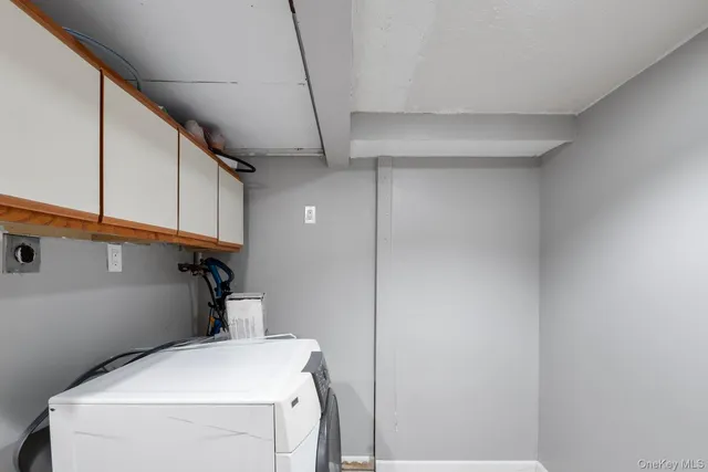 $619,900 | 250 Spur Drive South, Bay Shore, NY 11706