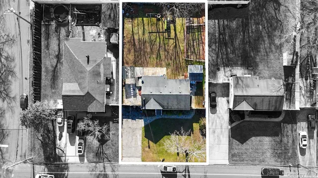 $619,900 | 250 Spur Drive South, Bay Shore, NY 11706