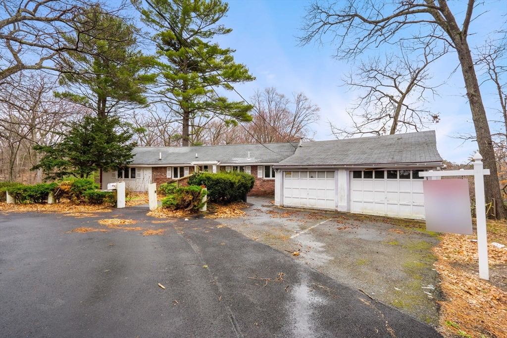 47 Riverside Drive North Reading, MA 01864 - Photo 2 of 34 a view of a house with a outdoor space