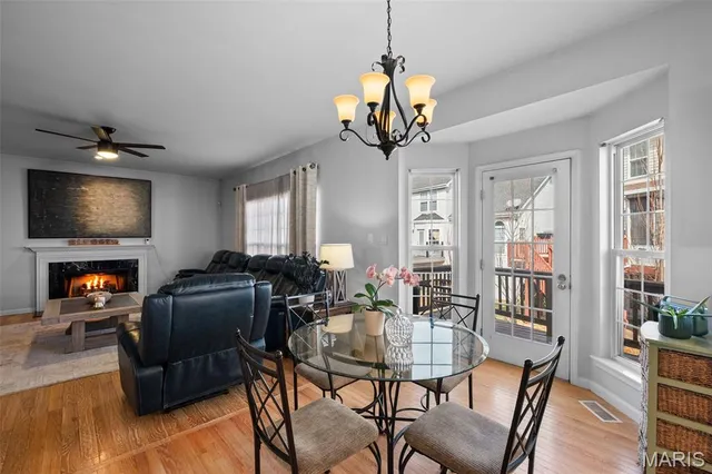 $599,000 | 810 Wellesley Pl Drive, Chesterfield, MO 63017