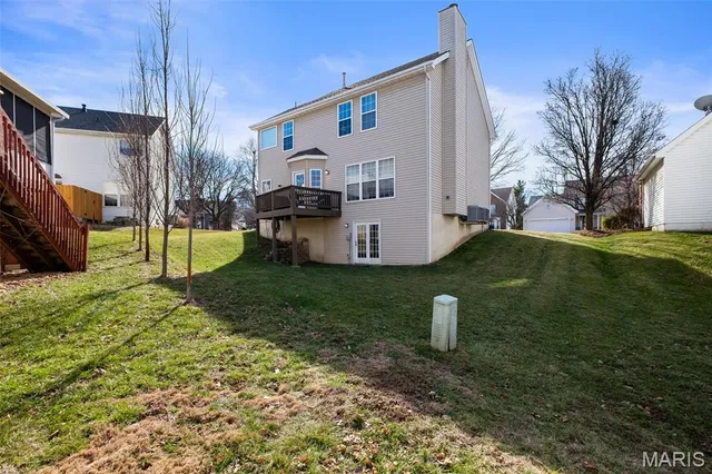 $599,000 | 810 Wellesley Pl Drive, Chesterfield, MO 63017