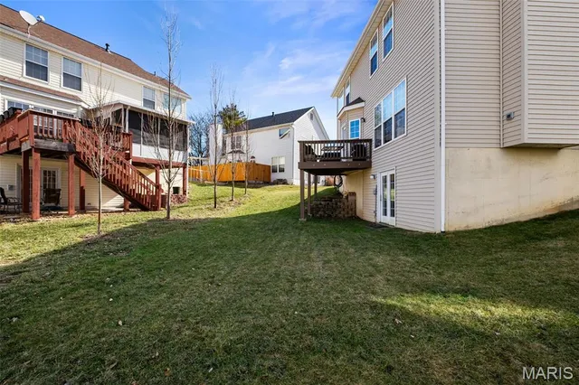 $599,000 | 810 Wellesley Pl Drive, Chesterfield, MO 63017