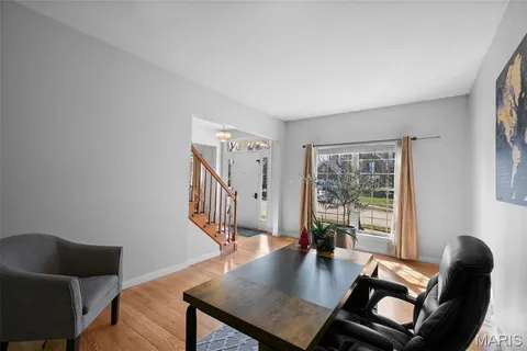 $599,000 | 810 Wellesley Pl Drive, Chesterfield, MO 63017