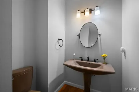 $599,000 | 810 Wellesley Pl Drive, Chesterfield, MO 63017