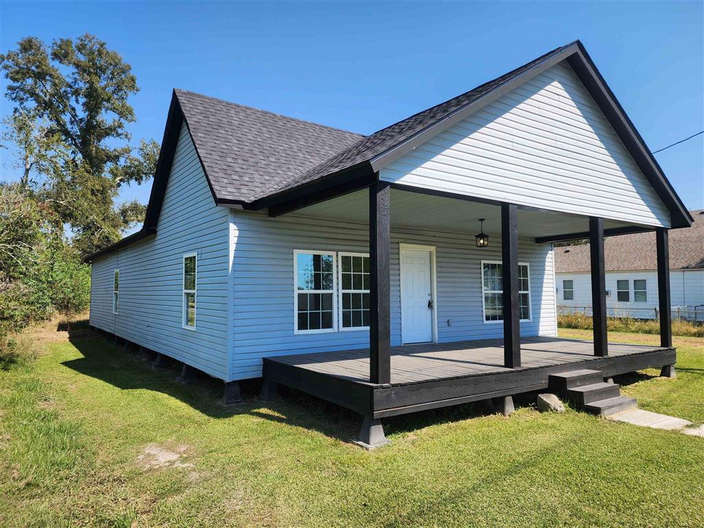706 3rd Street Jennings, LA 70546 - Photo 3 of 21