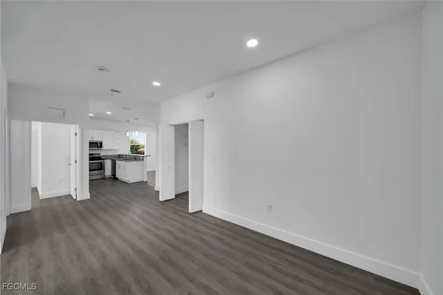 $1,600 | 275 Southwest 4th Street, Unit 220, Cape Coral, FL 33991