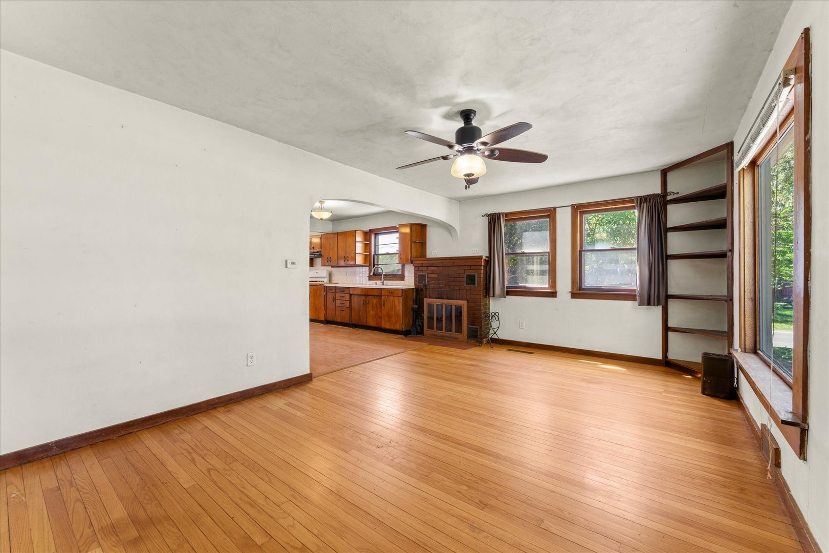 501 North State Street Bellflower, IL 61724 - Photo 7 of 43