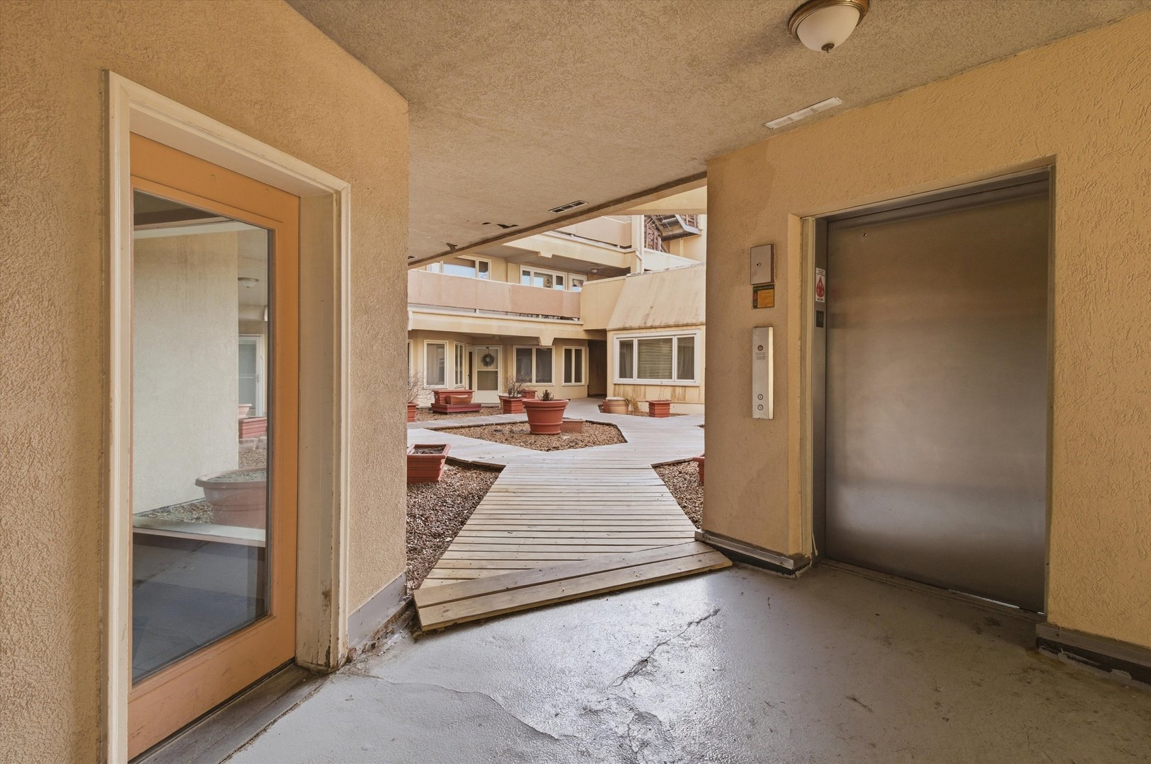 6337 Roosevelt Road, Unit 114 Berwyn, IL 60402 - Photo 29 of 33 a view of a living room and front door