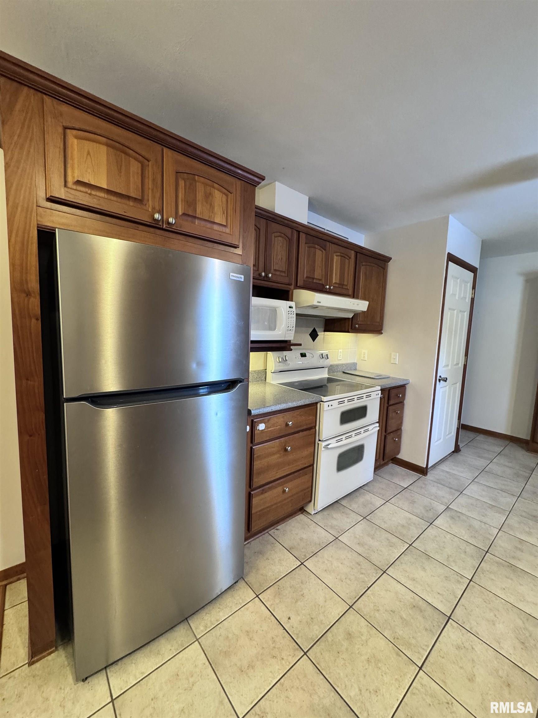 208 Jana Road Macomb, IL 61455 - Photo 11 of 27