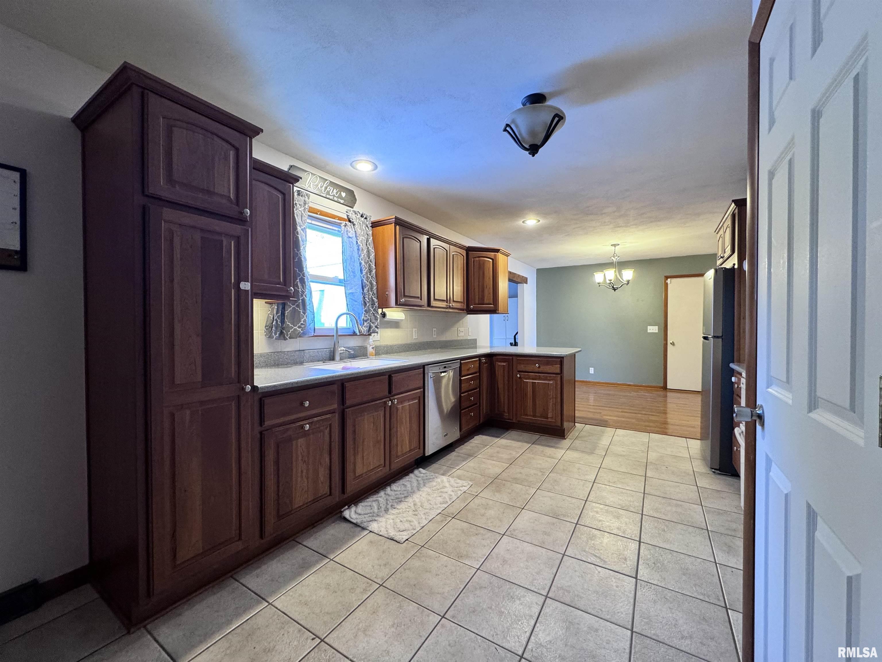 208 Jana Road Macomb, IL 61455 - Photo 12 of 27