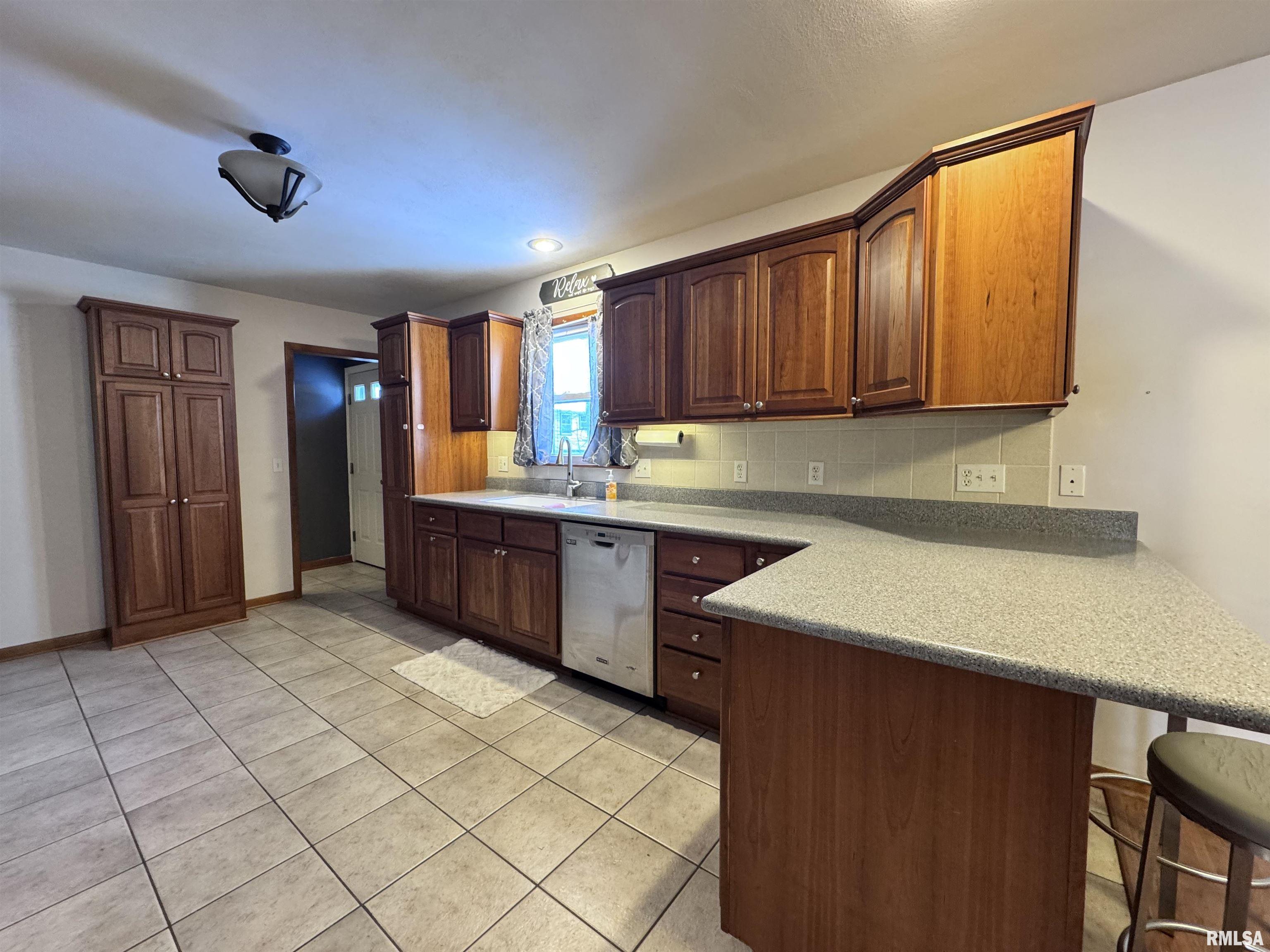 208 Jana Road Macomb, IL 61455 - Photo 9 of 27