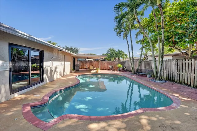 $648,000 | 9350 Northwest 43rd Manor, Sunrise, FL 33351