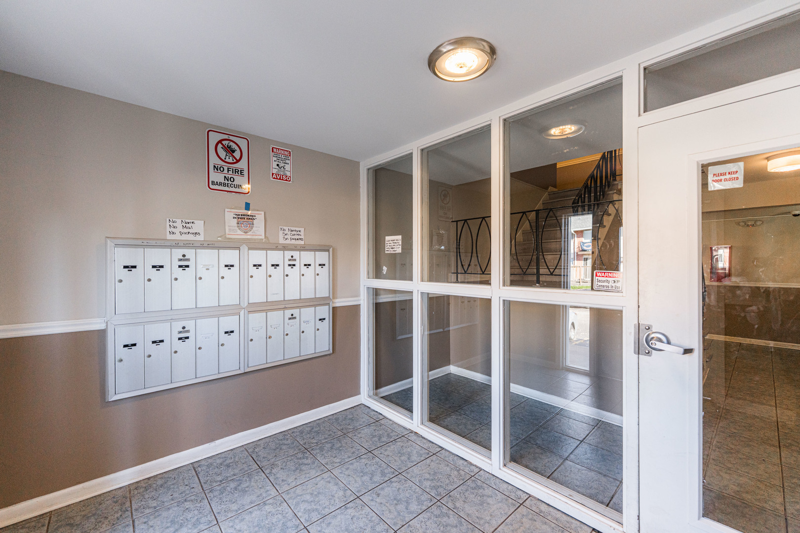 680 Marilyn Avenue, Unit 6206 Glendale Heights, IL 60139 - Photo 2 of 18 an empty room with cabinet