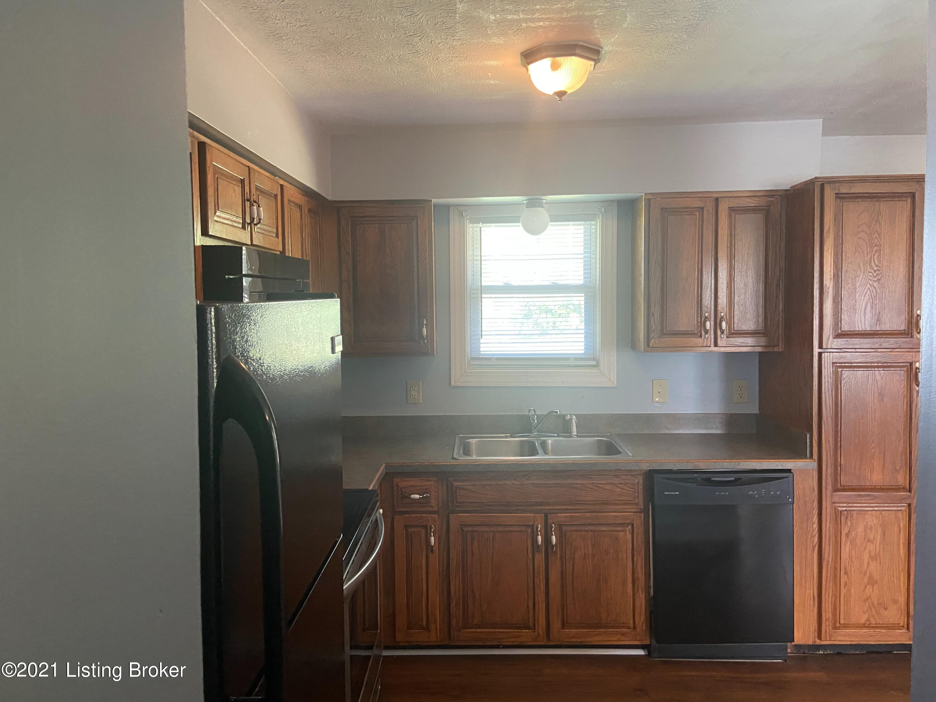 3359 Mt Tabor Road Buffalo, KY 42716 - Photo 12 of 13 Wood kitchen cabinets