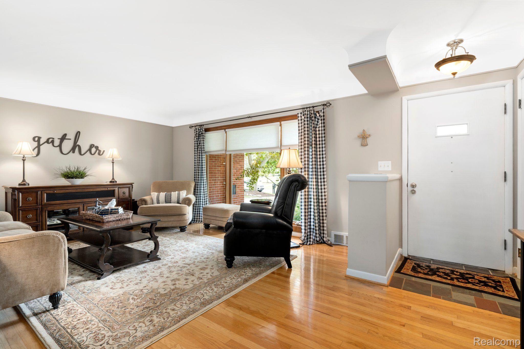 32365 Farmersville Road Farmington, MI 48334 - Photo 12 of 52 Gallery Image 12