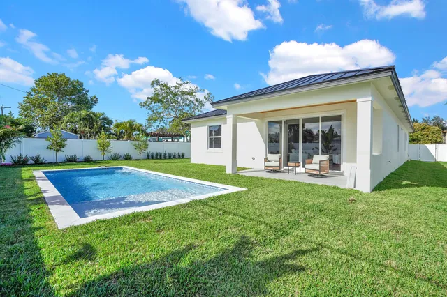 $1,424,000 | 18 Southwest 6th Street, Delray Beach, FL 33444
