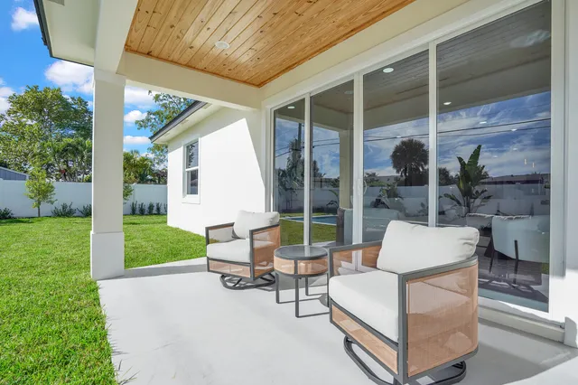 $1,424,000 | 18 Southwest 6th Street, Delray Beach, FL 33444