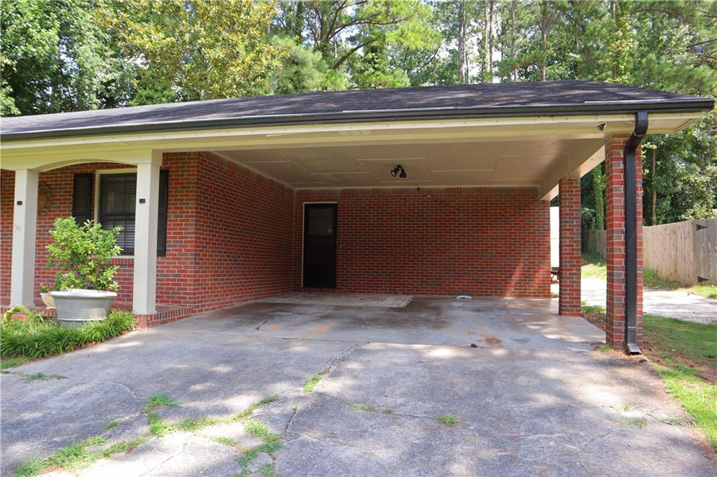 2586 Brandon Road Atlanta, GA 30337 - Photo 2 of 24 a view of backyard with green space