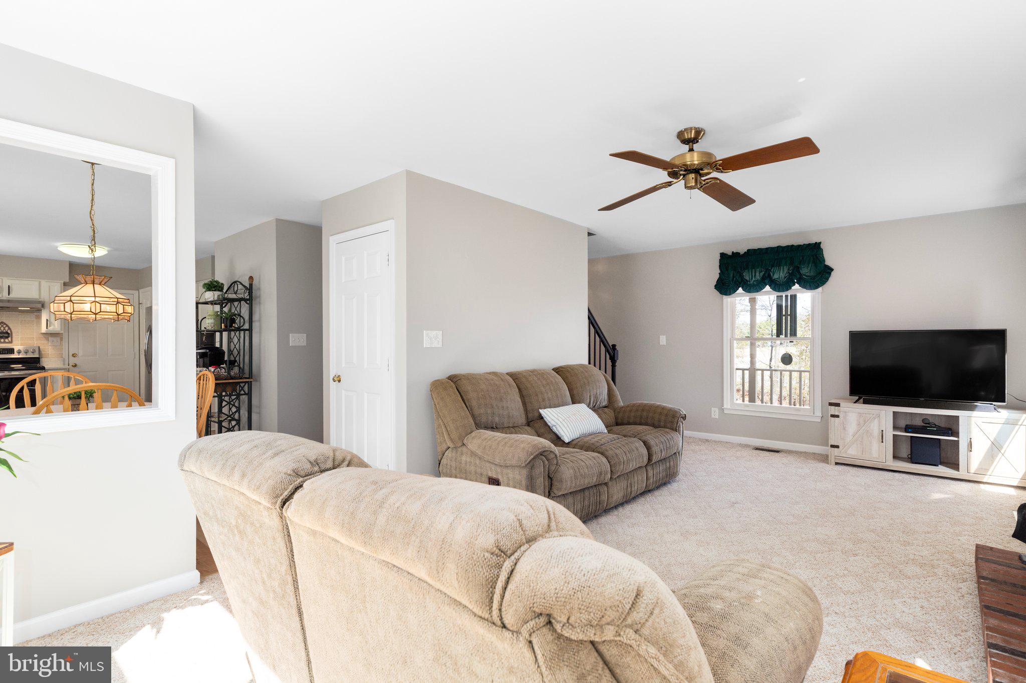 2537 Mountain View Road Stafford, VA 22556 - Photo 15 of 51 Living Room