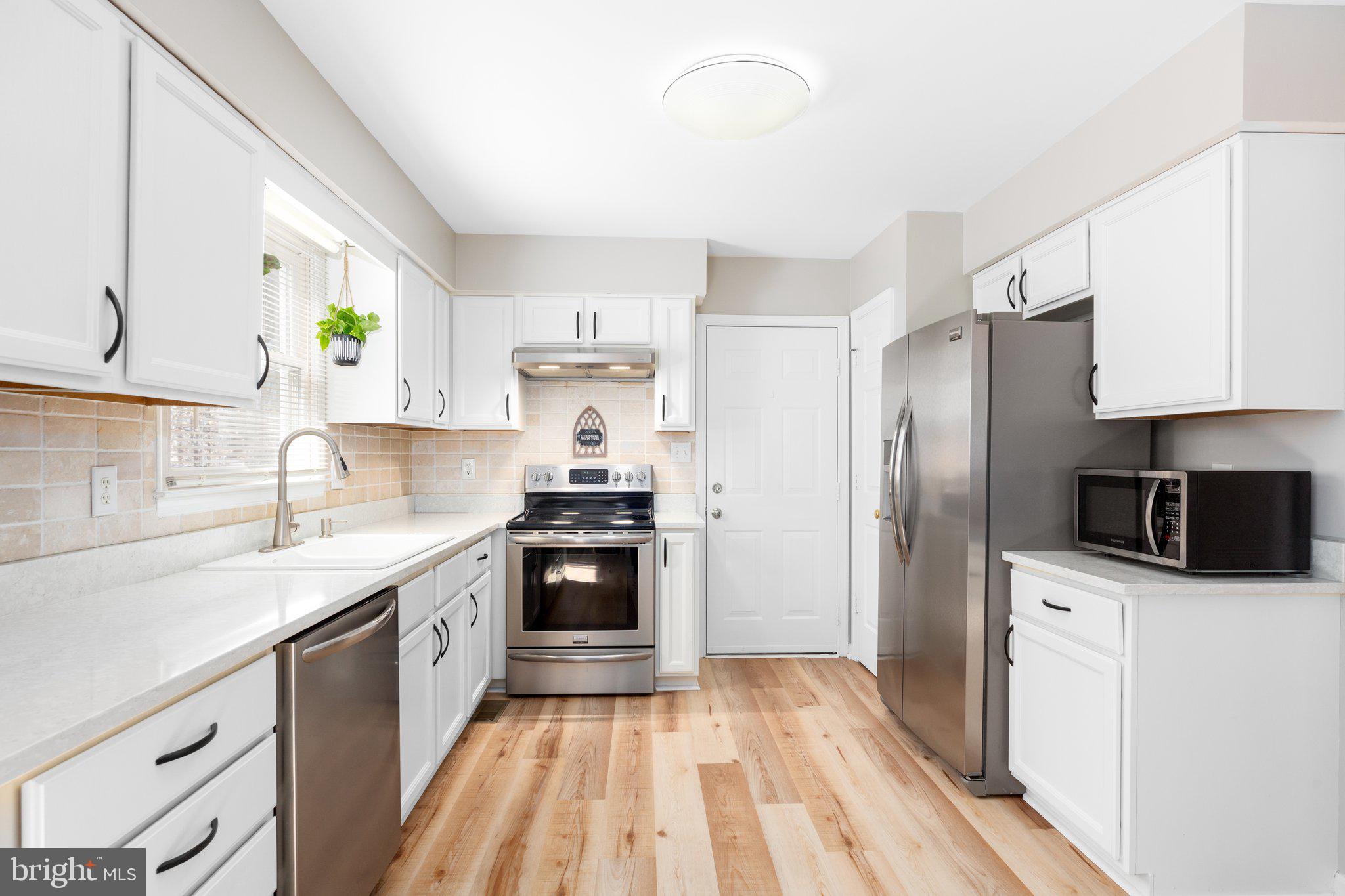 2537 Mountain View Road Stafford, VA 22556 - Photo 6 of 51 Kitchen
