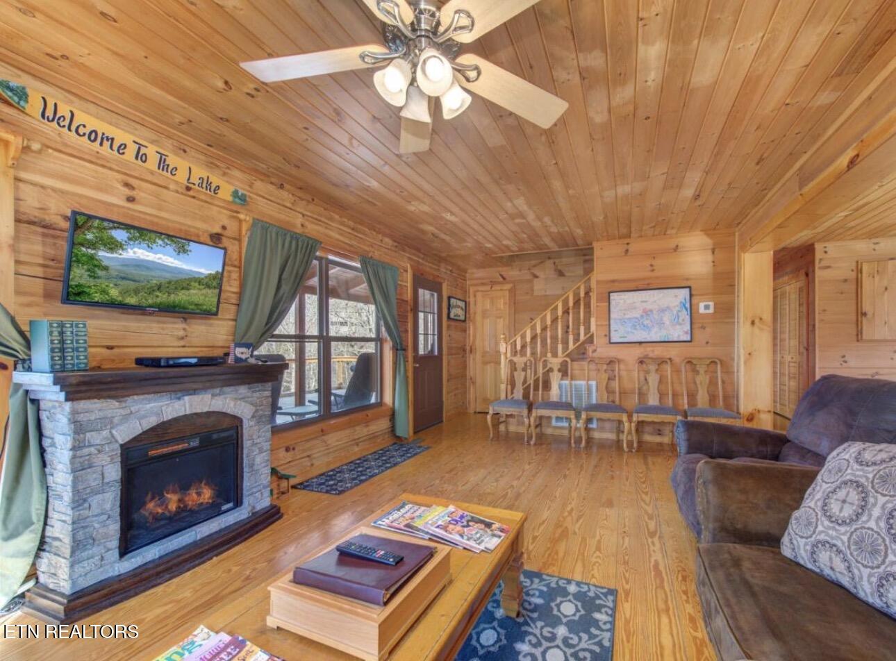 2145 Stillhouse Road Dandridge, TN 37725 - Photo 18 of 36 Family Room