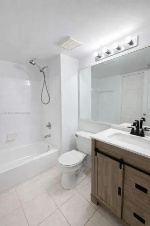 $2,450 | 2494 Centergate Drive, Unit 201, Miramar, FL 33025