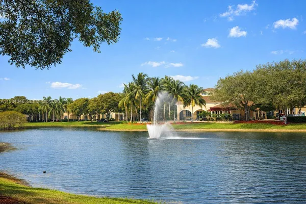 $2,450 | 2494 Centergate Drive, Unit 201, Miramar, FL 33025