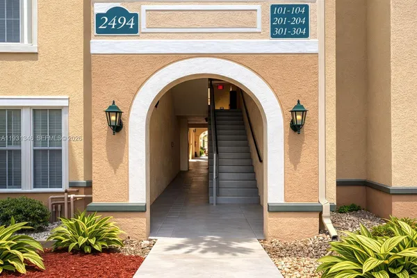 $2,450 | 2494 Centergate Drive, Unit 201, Miramar, FL 33025