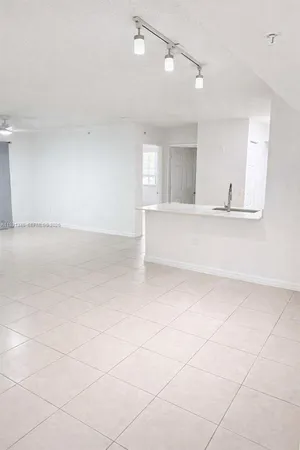 $2,450 | 2494 Centergate Drive, Unit 201, Miramar, FL 33025