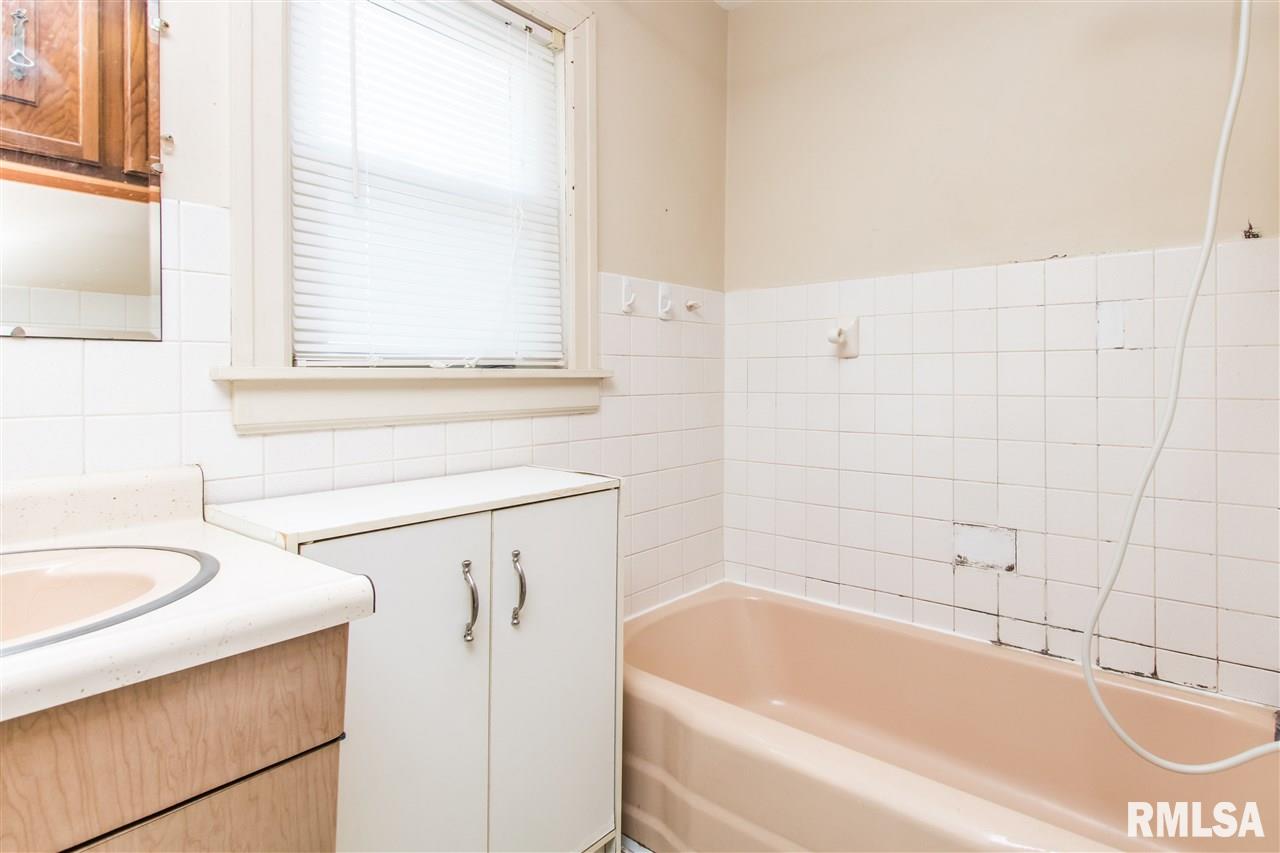 426 Doering Road East Peoria, IL 61611 - Photo 17 of 26 Gallery Image 17