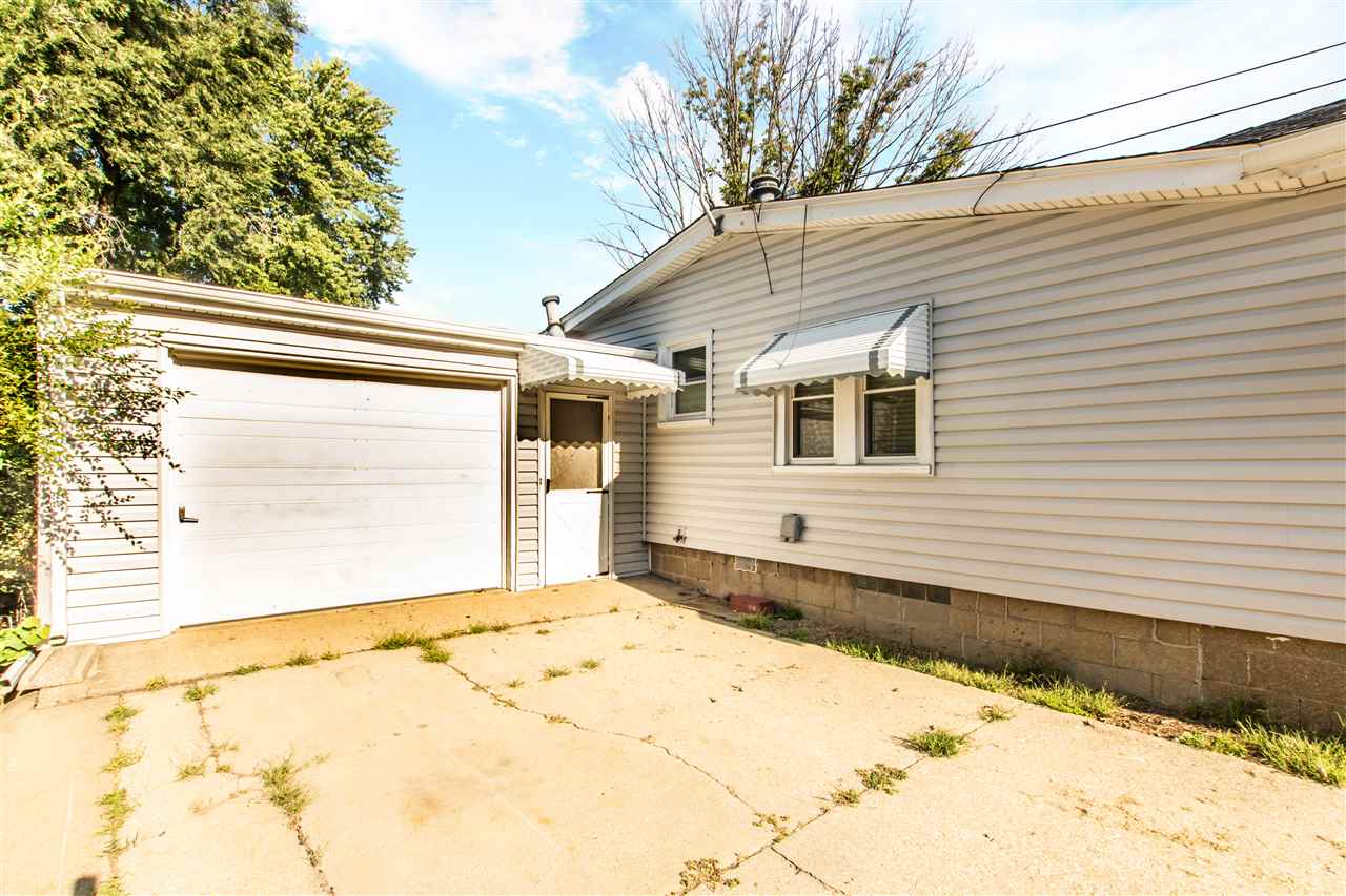 426 Doering Road East Peoria, IL 61611 - Photo 3 of 26 Gallery Image 3