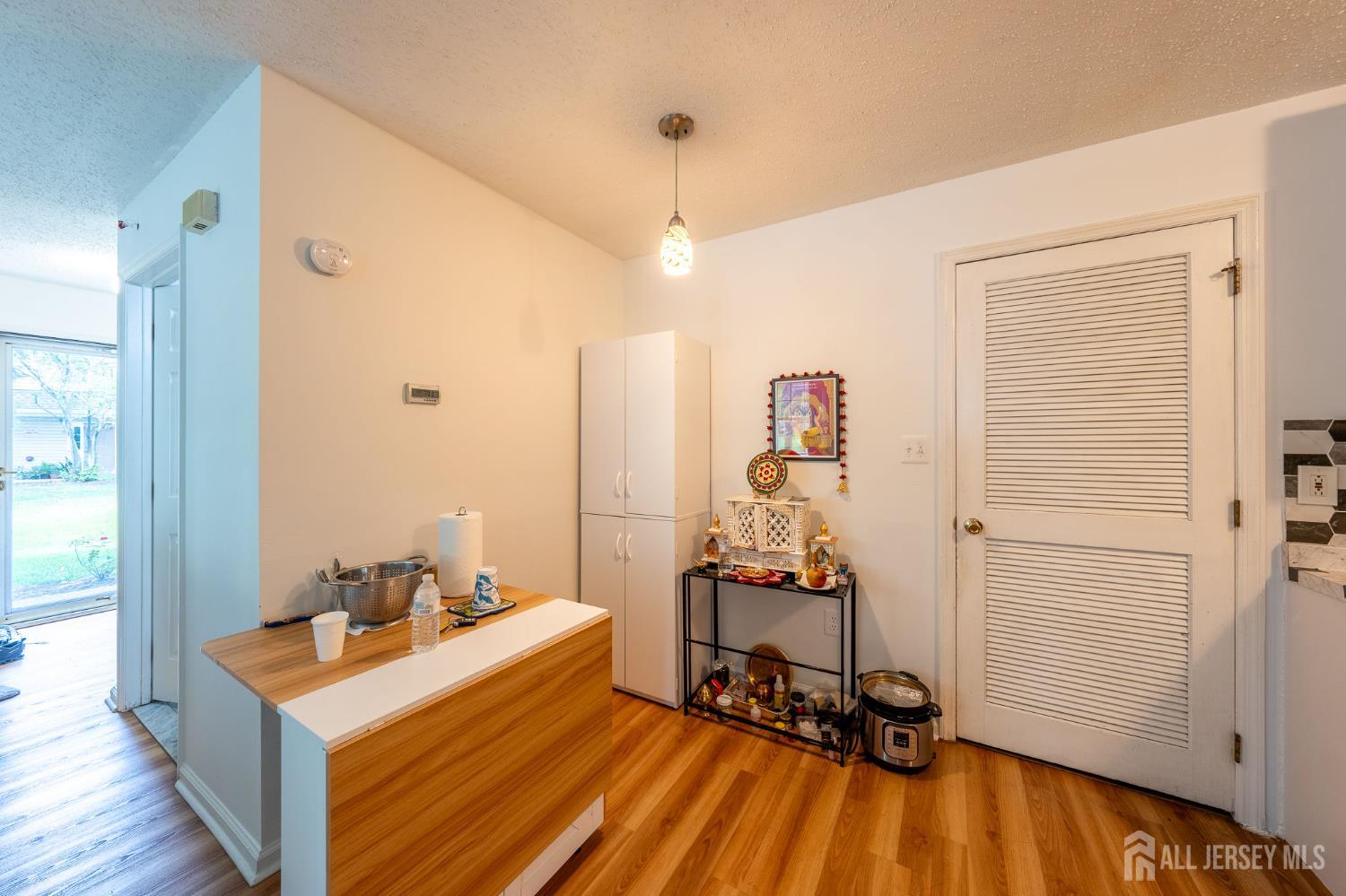 71 Inverness Drive Edison, NJ 08820 - Photo 7 of 14 Gallery Image 7
